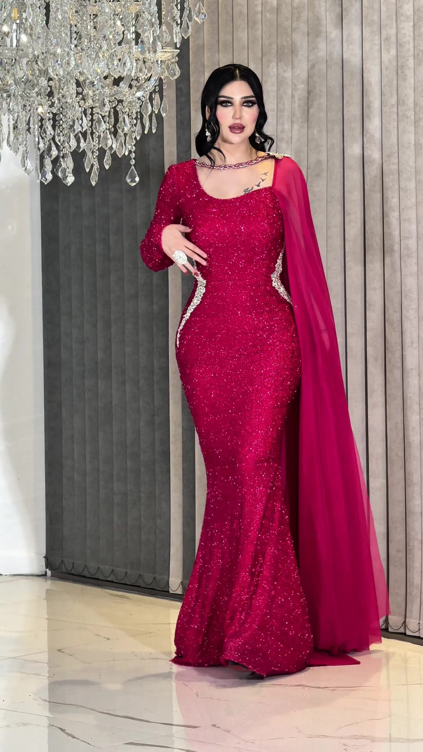 Evening dress - الصورة 4