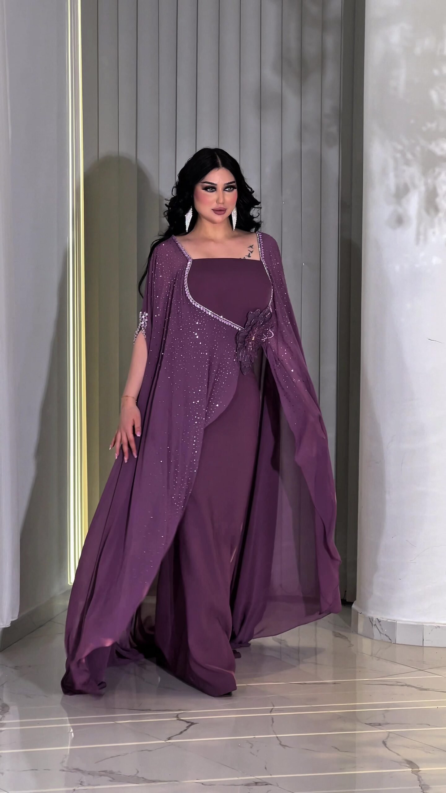 Evening dress - الصورة 4