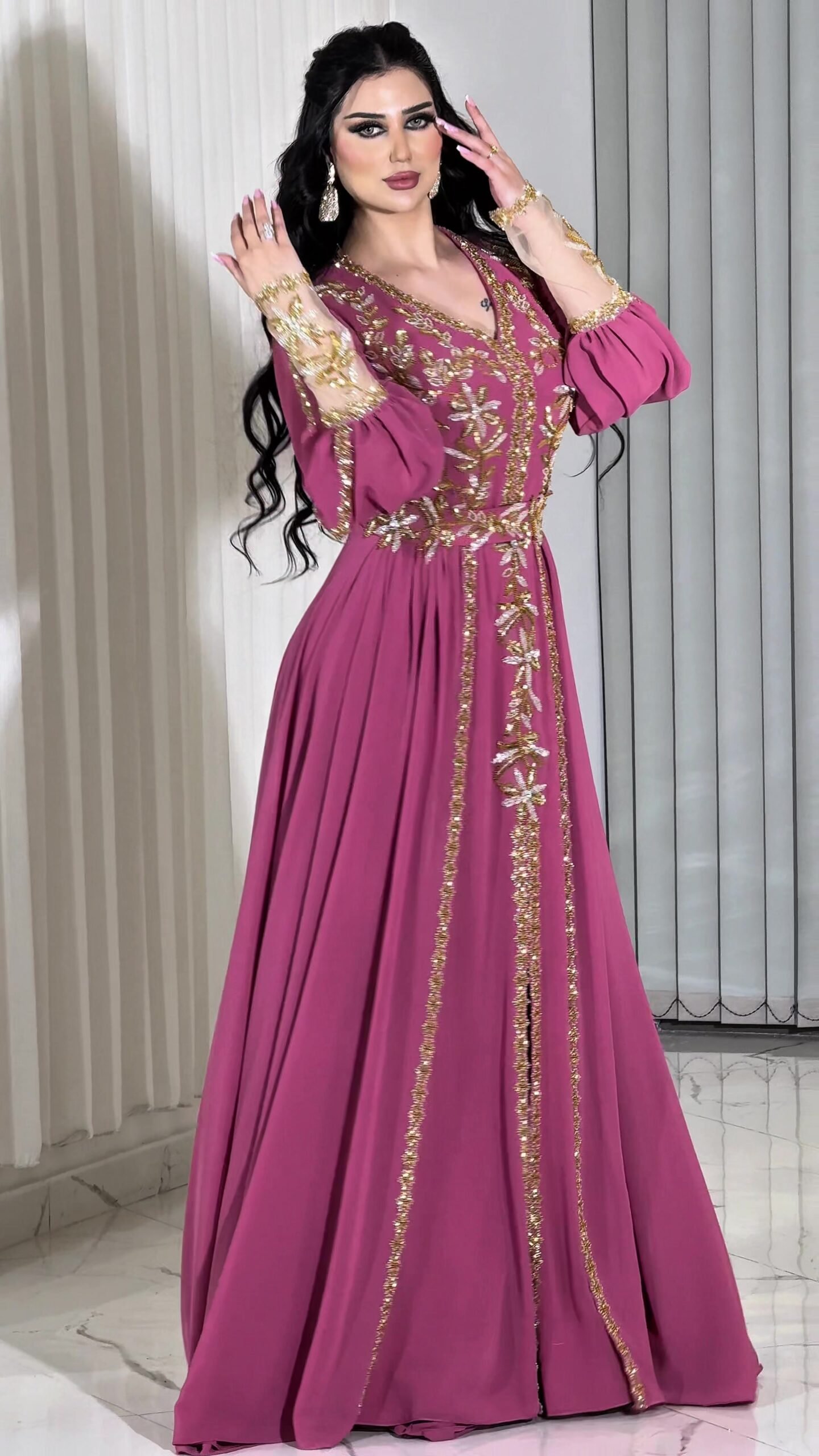 Evening dress - الصورة 2