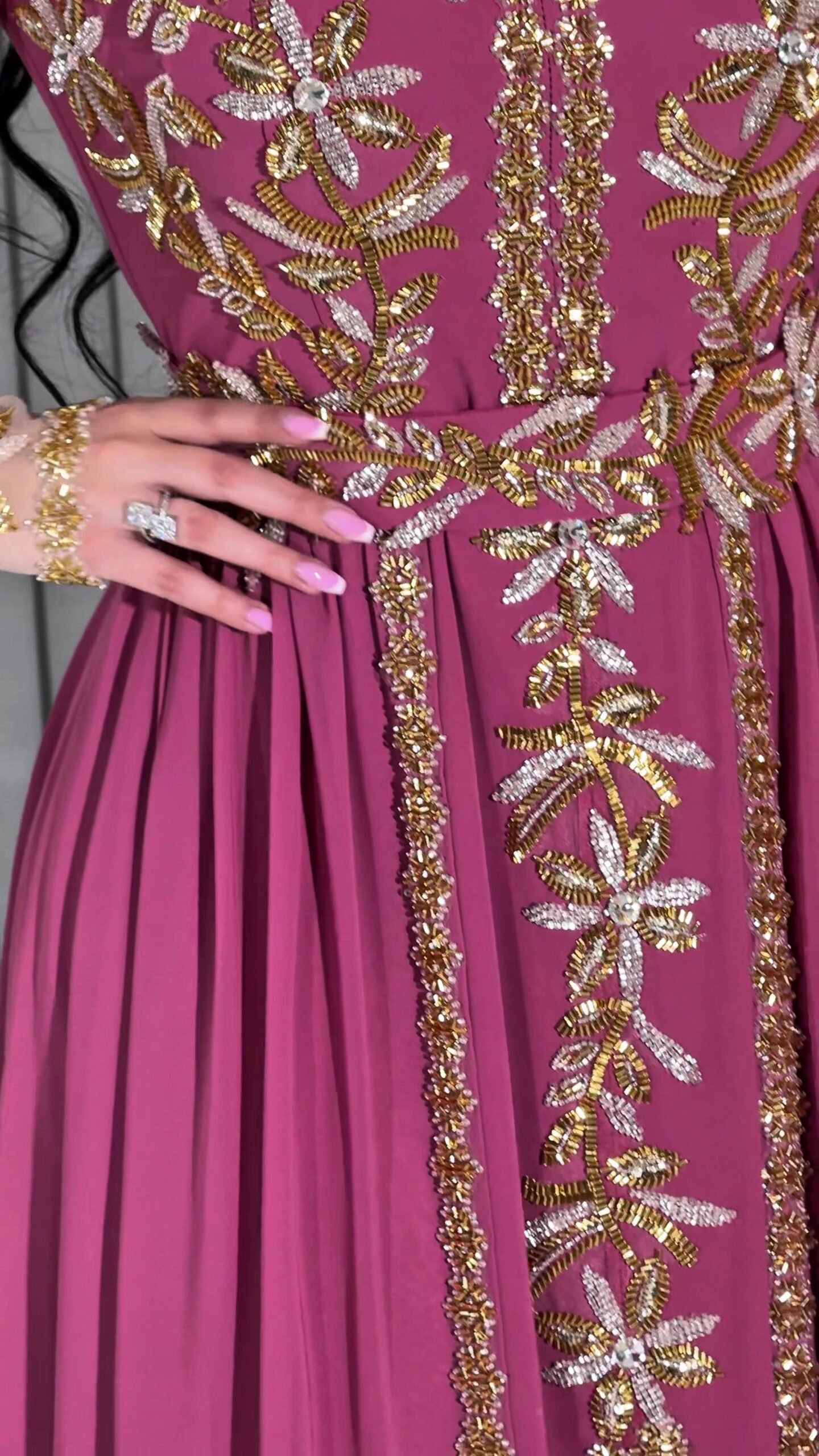Evening dress - الصورة 5