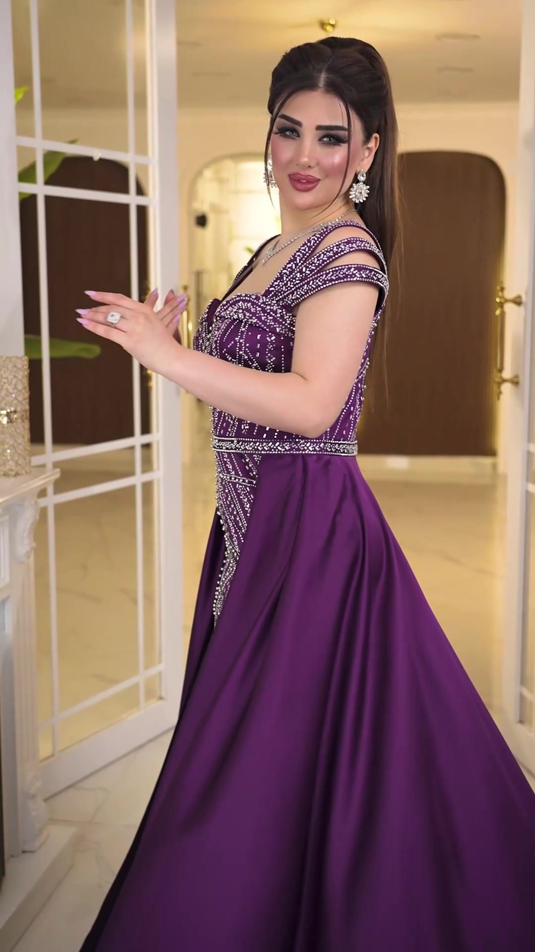 Evening dress - الصورة 2